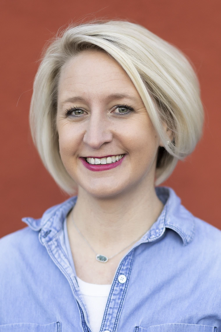 Whitney Mohr's professional headshot