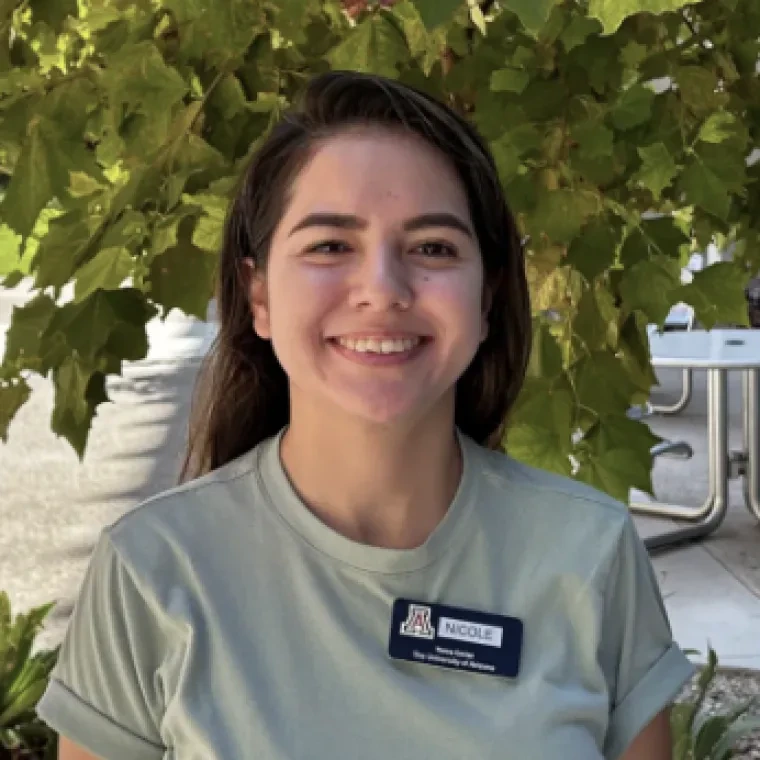 Nicole Gil's professional headshot